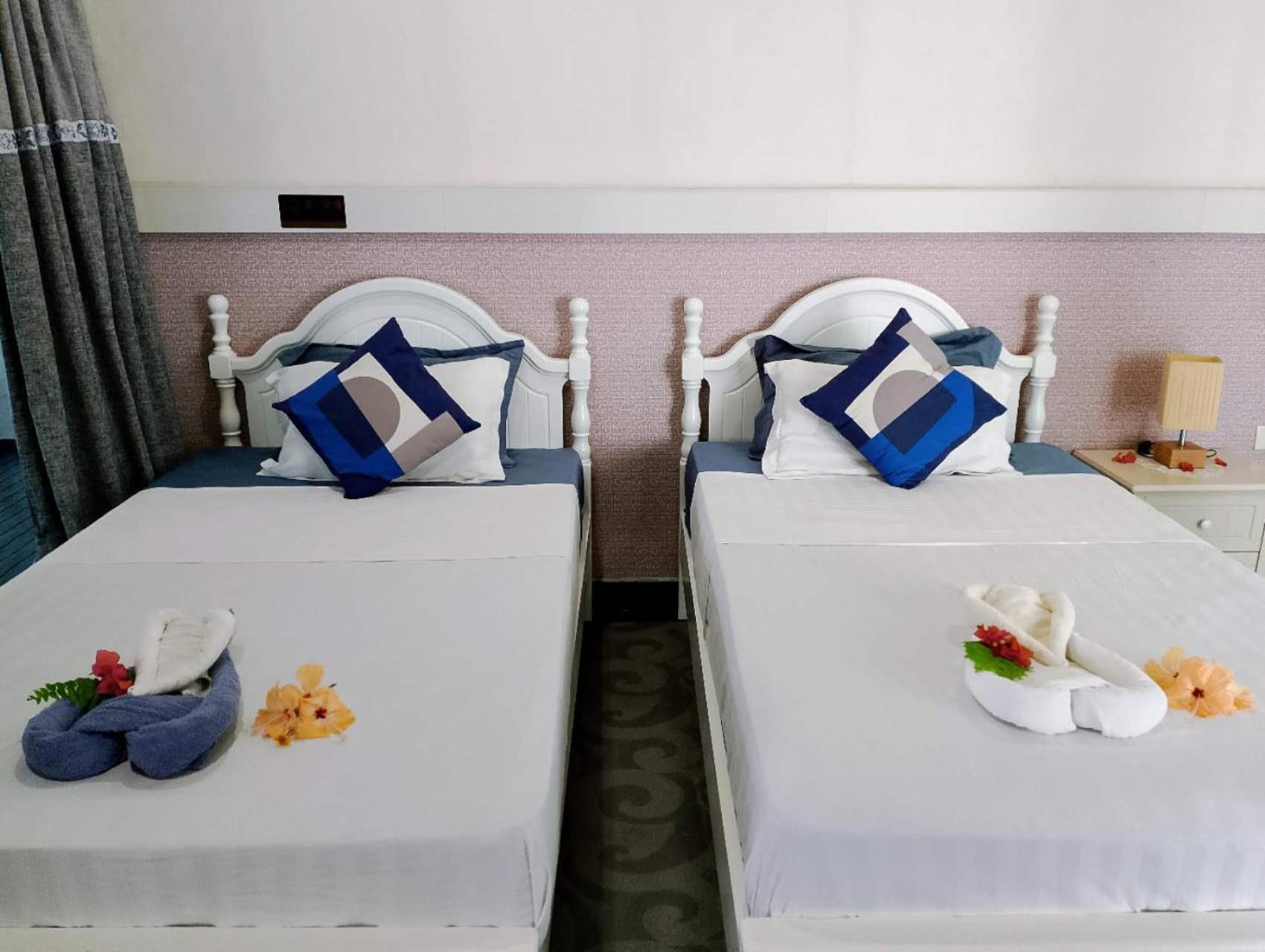 Crystal Beach Hotel Port Vila Exterior photo