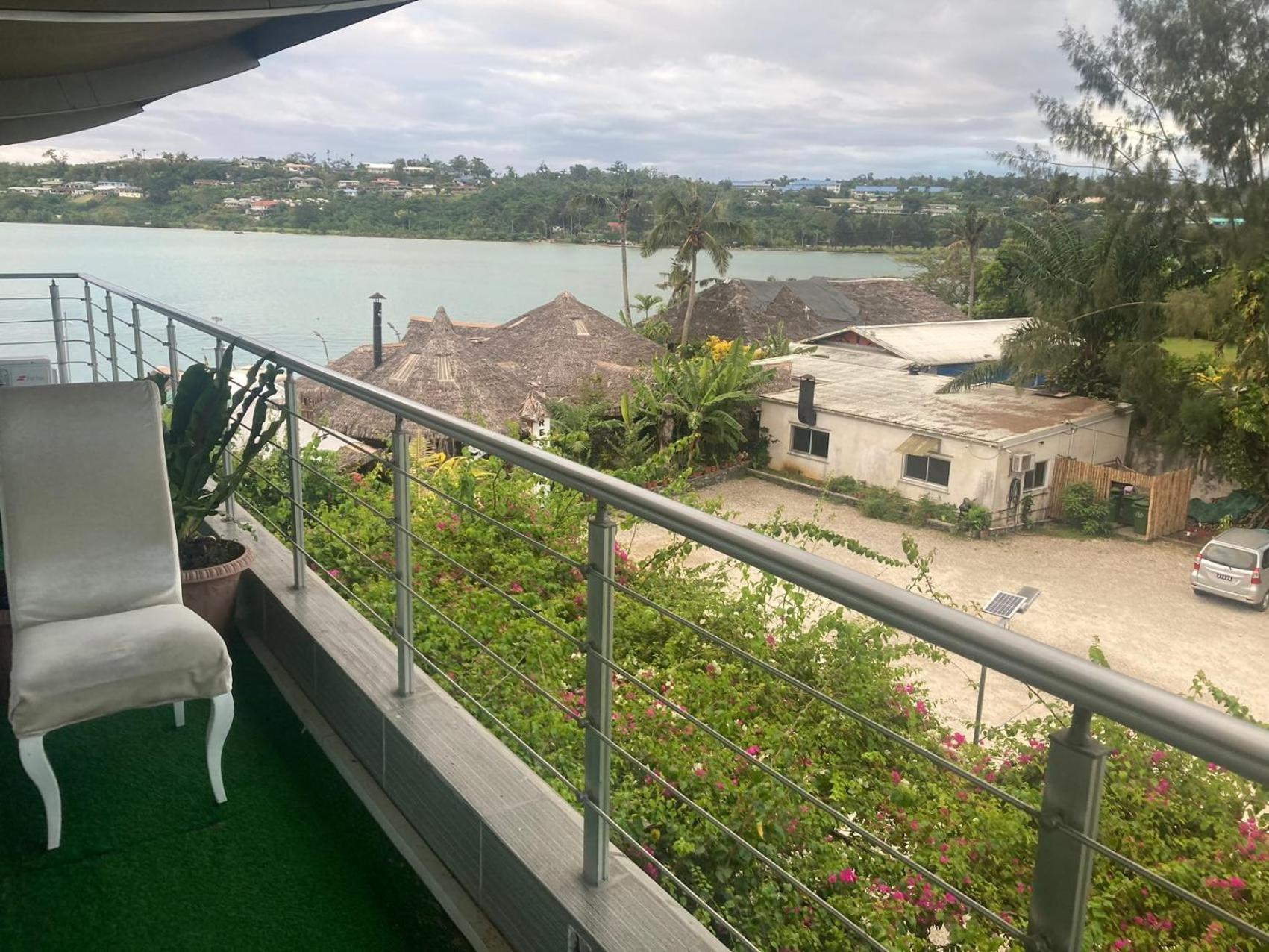 Crystal Beach Hotel Port Vila Exterior photo