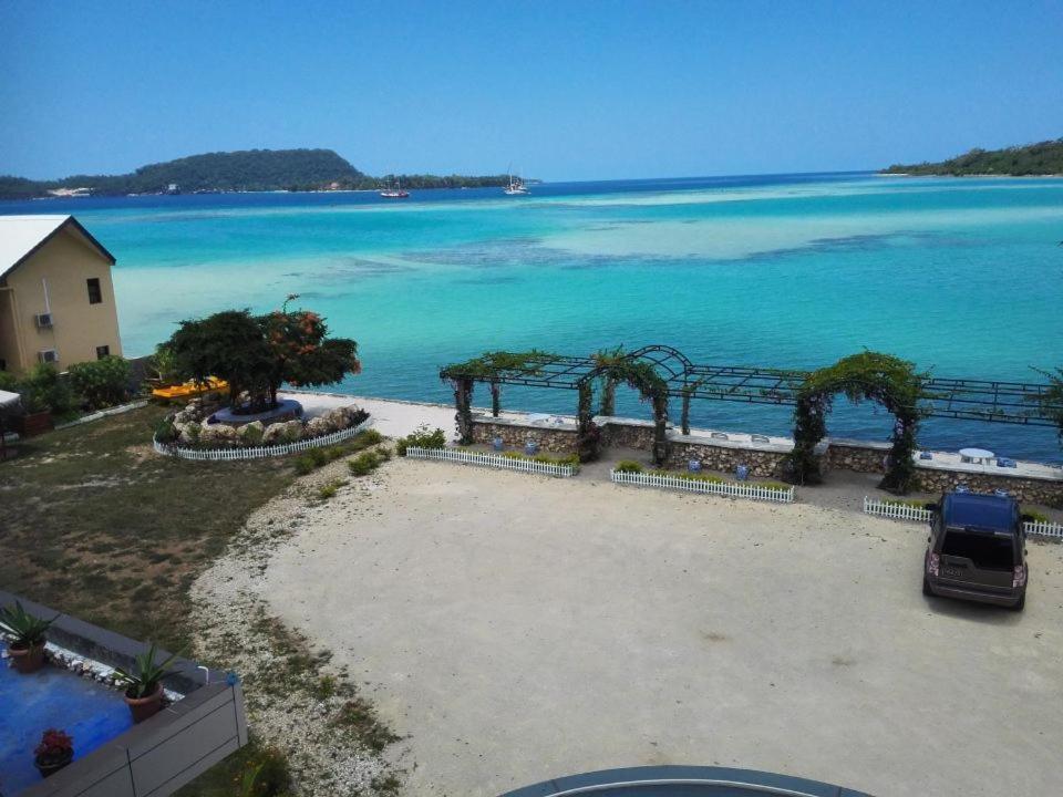 Crystal Beach Hotel Port Vila Exterior photo
